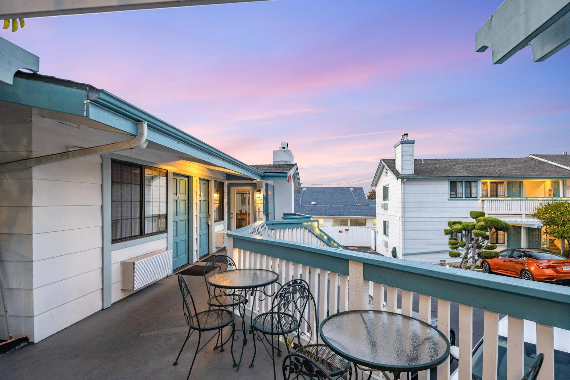 Arbor 2* Monterey